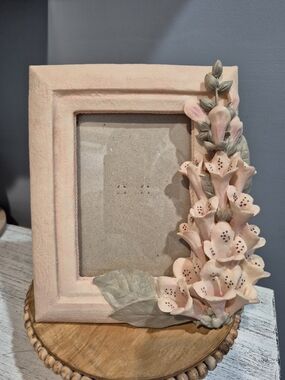 Vintage Frameology 3D Foxglove Floral Resin Photo Frame